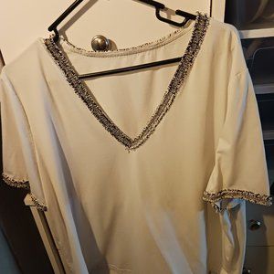 short-sleeved t-shirt w/ tweed accents